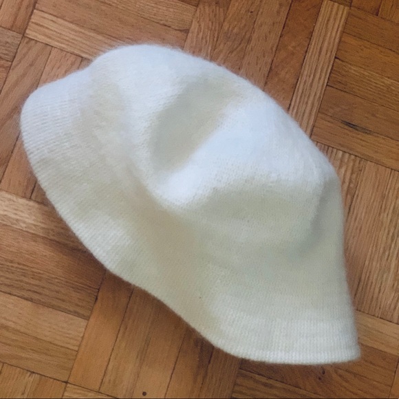 White Fitted hat - Picture 2 of 6